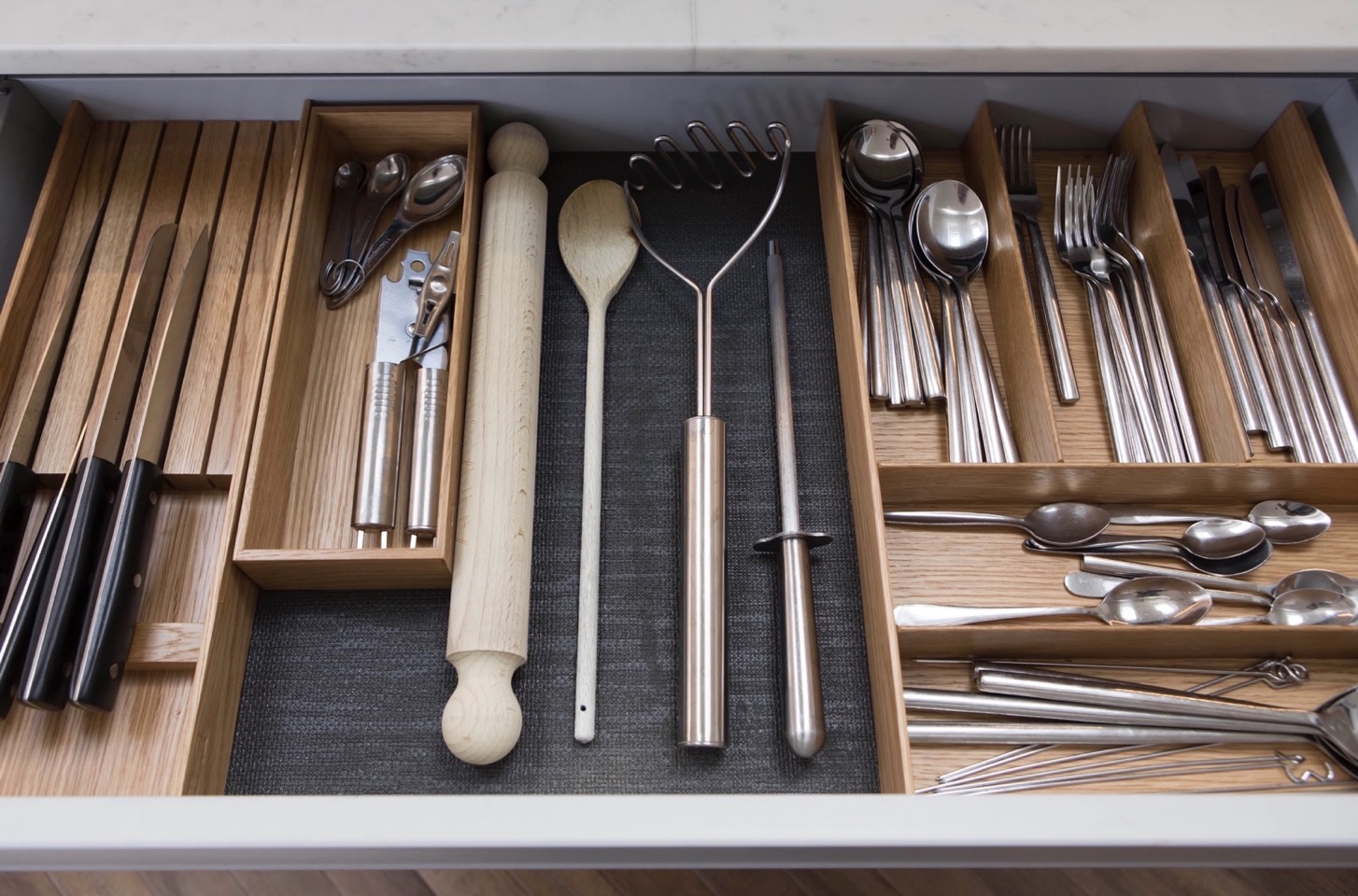 Oak cutlery utensil storage kitchen storage bespoke kitchen kingsey longwick thame bucks 2