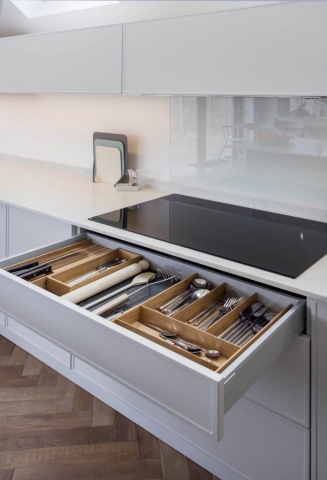 Oak cutlery utensil storage kitchen storage bespoke kitchen kingsey longwick thame bucks 3 697x1024