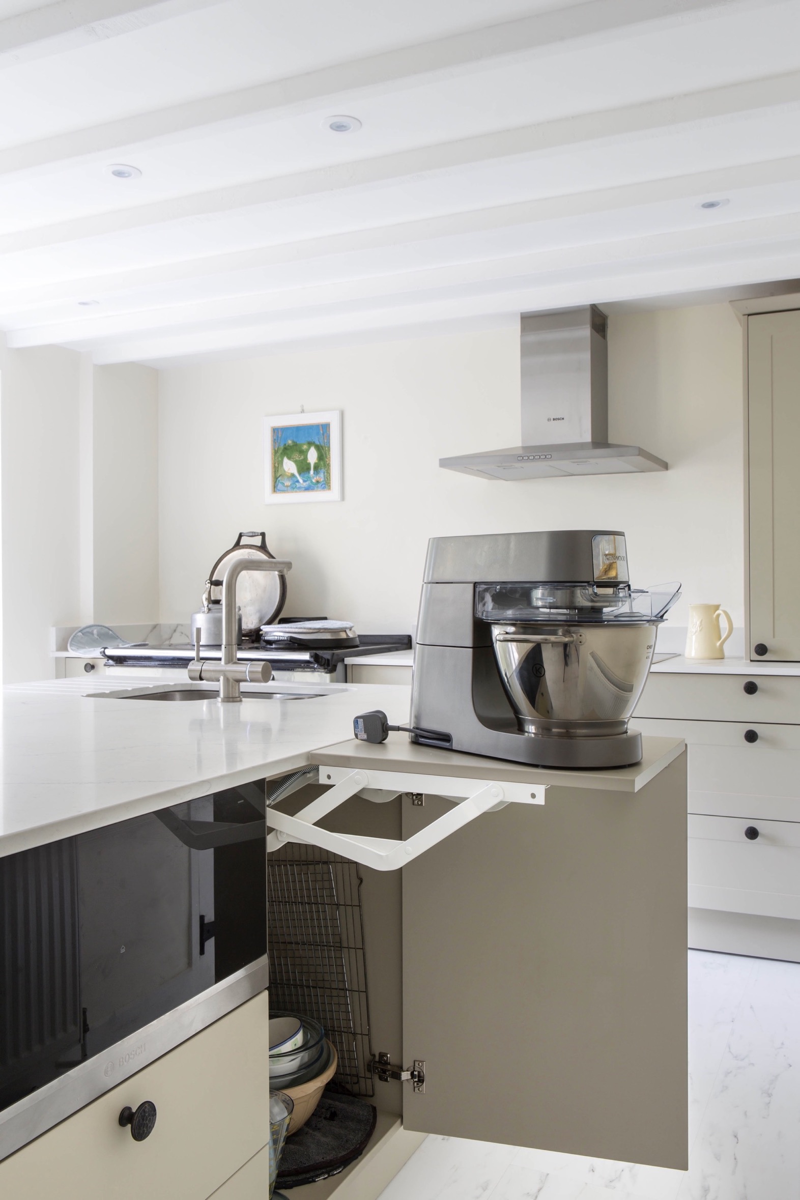 appliance storage lift up bespoke kitchen white quartz worktops shabbingdon buckinghamshire
