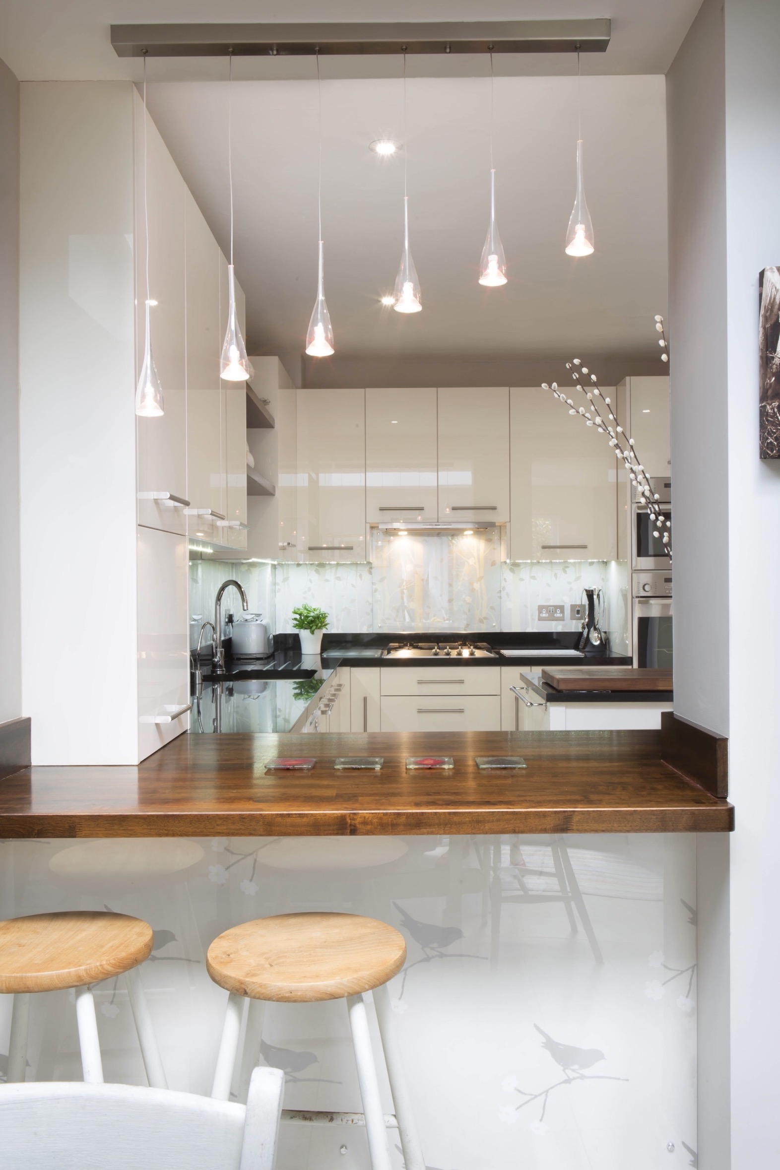 cream gloss bespoke walnut breakfast bar kitchen wallingford oxfordshire 1