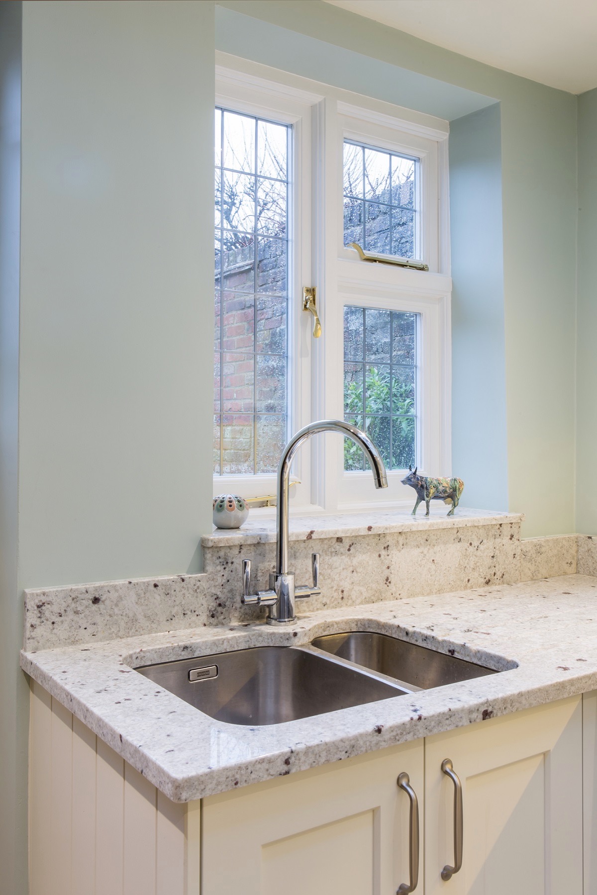 granite upstand with riser to windowsill in granite princes risborough longwick buckinghamshire kitchen